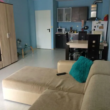 100 М До Пляжа В Старом Центре Apartment Pomorie