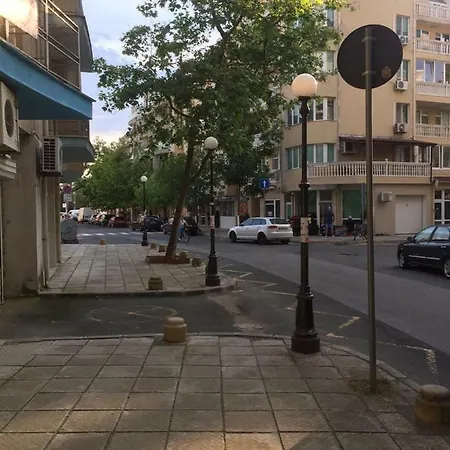 100 М До Пляжа В Старом Центре Апартаменты *